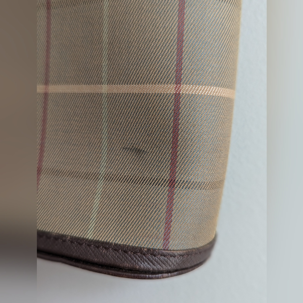 Vintage Burberrys- Nova Brown Canvas Crossbody - Picture 4 of 11
